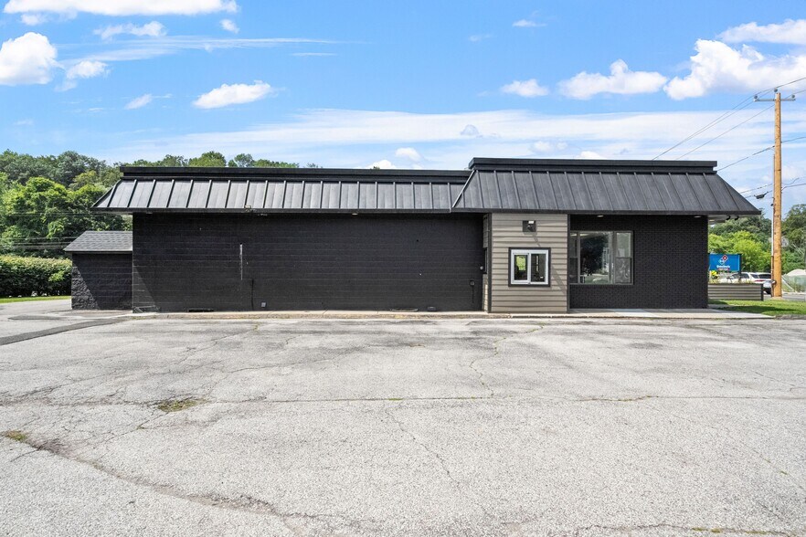 More Photos Of 50 W Center St, Lee Fast Food For Sale