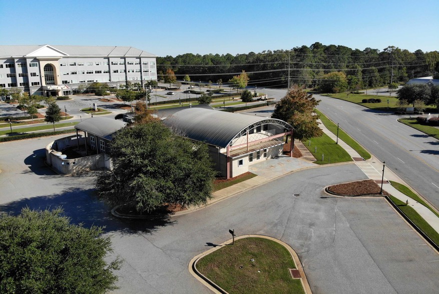 More Photos Of 2807 Meredyth Dr, Albany Restaurant For Sale