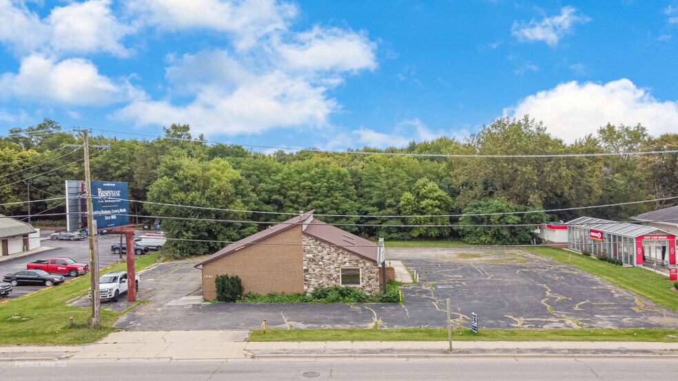 More Photos Of 1561 N Division St, Morris Office For Sale