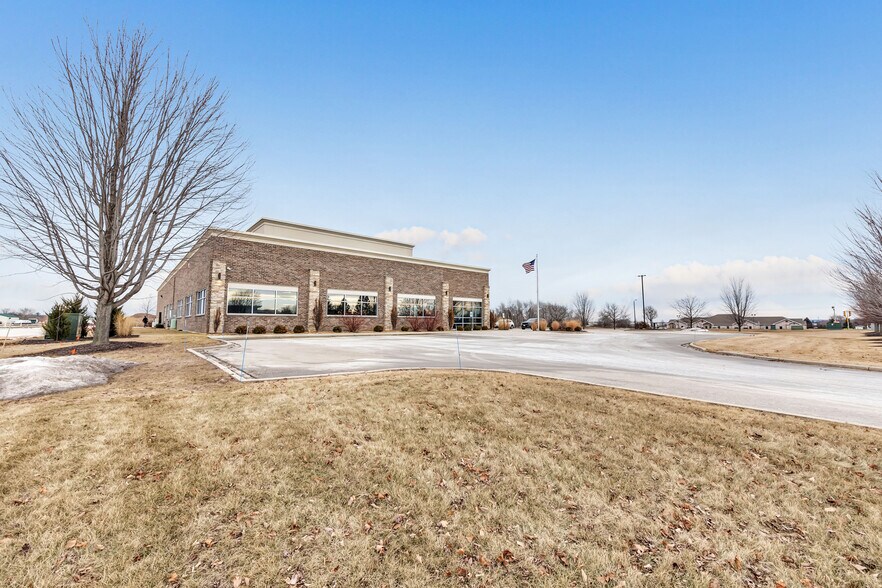More Photos Of 3450 Packerland Dr, De Pere Medical For Lease