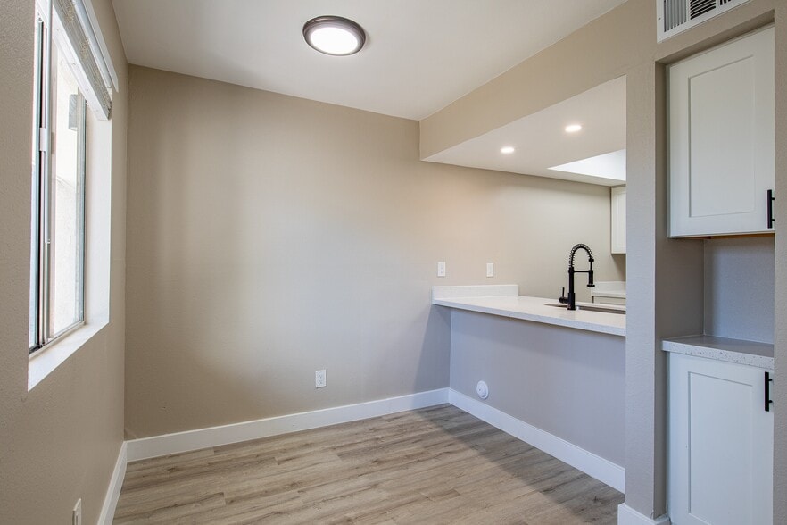 More Photos Of 2930 N 52nd St, Phoenix Apartments For Sale