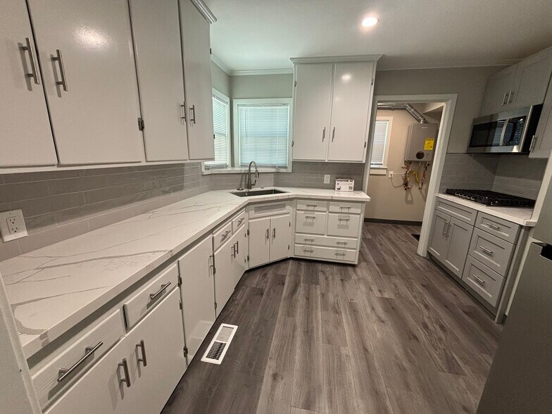More Photos Of 1130-1132 McKendrie St, San Jose Medical For Lease