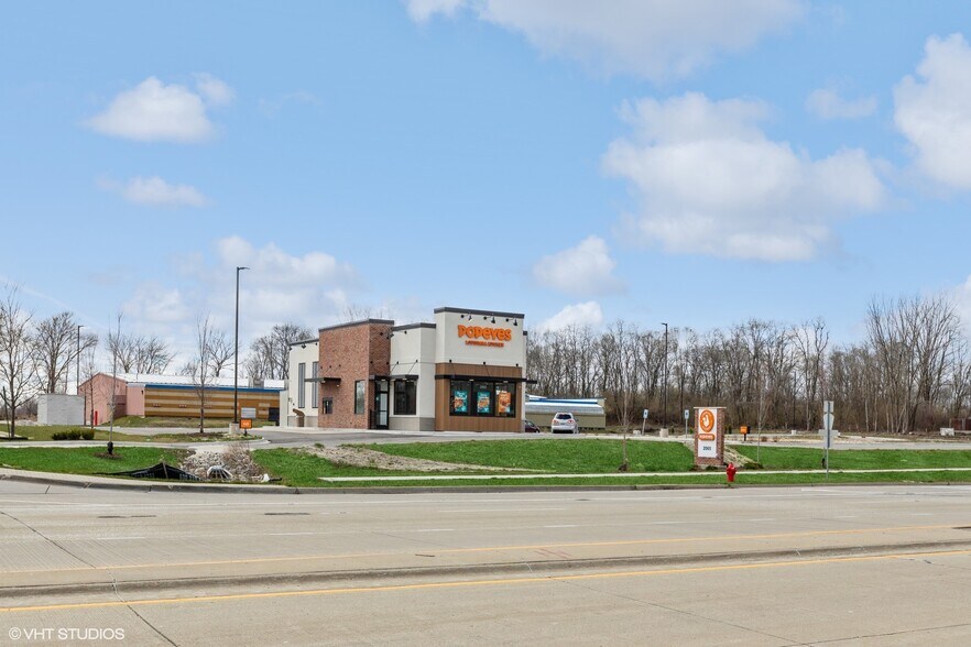 More Photos Of 2101 E Algonquin Rd, Algonquin Land For Lease