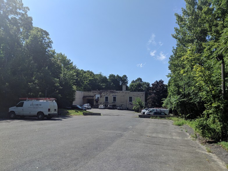 More Photos Of 630 7th Ave, Troy Warehouse For Sale