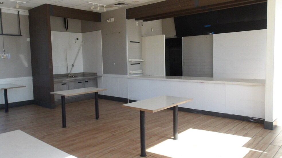 More Photos Of 505 E Edinburg Ave, Elsa Fast Food For Lease
