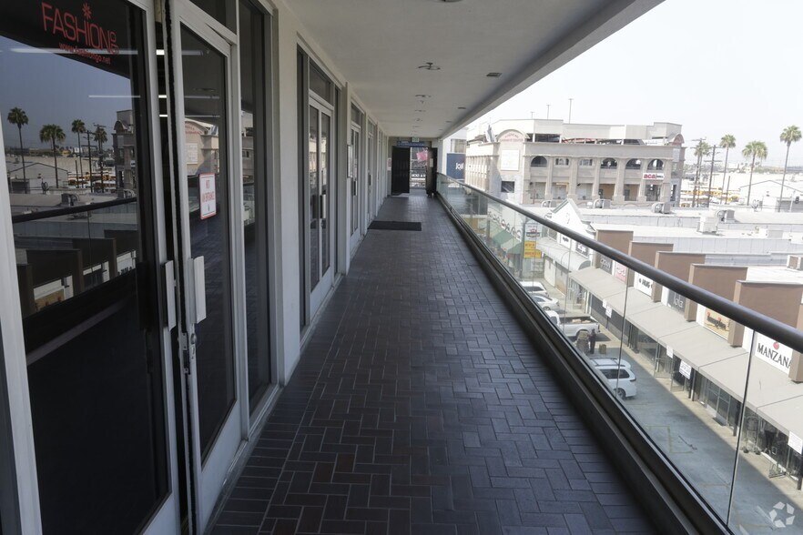 More Photos Of 726 E 12th St, Los Angeles Freestanding For Lease