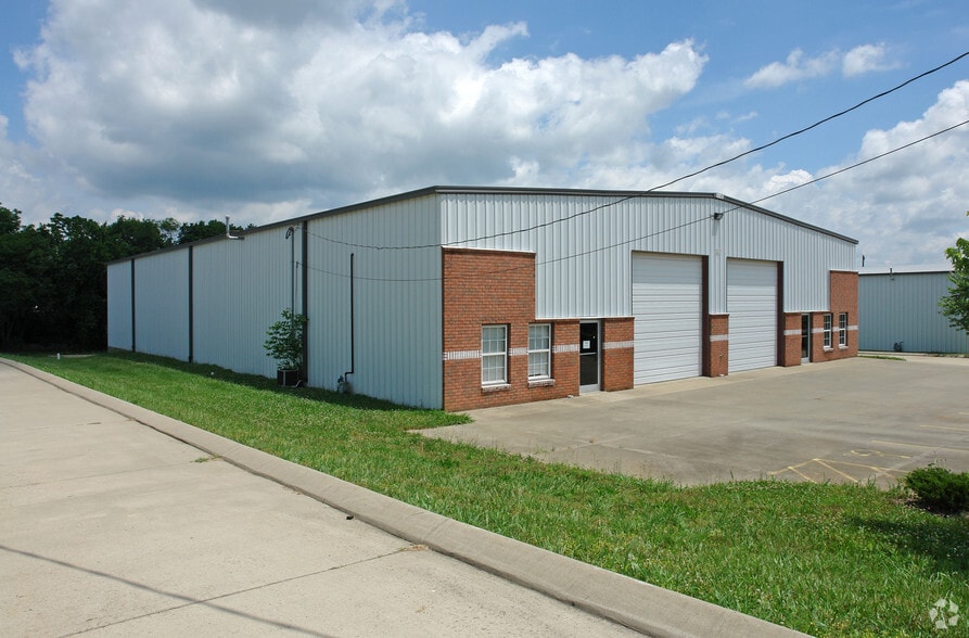 More Photos Of 1232 Longleaf Dr, Gallatin Warehouse For Lease