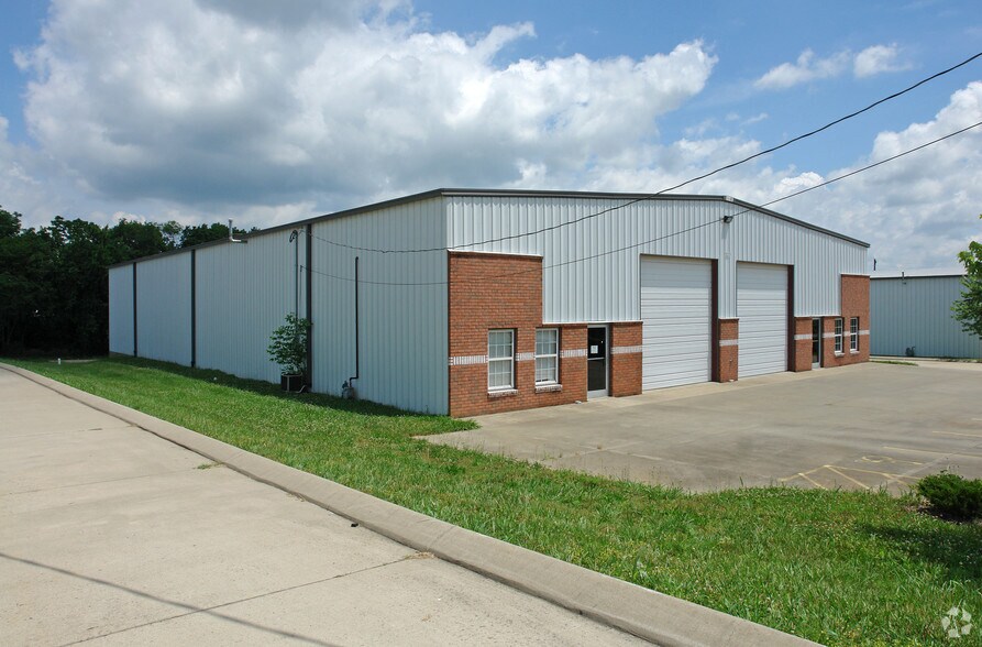 More Photos Of 1232 Longleaf Dr, Gallatin Warehouse For Lease