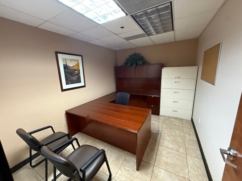 More Photos Of 202 E Earll Dr, Phoenix Medical For Sale