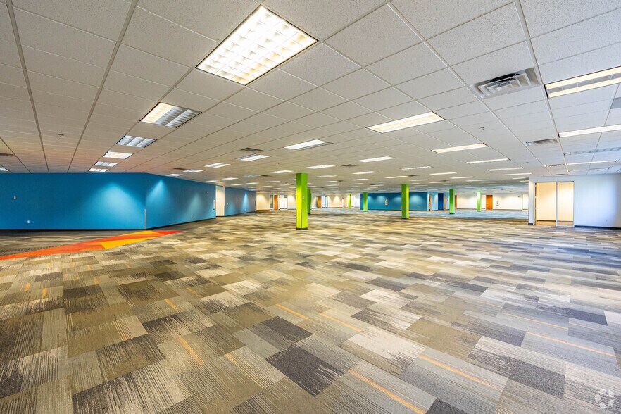 More Photos Of 8700 S Price Rd, Tempe Office For Lease