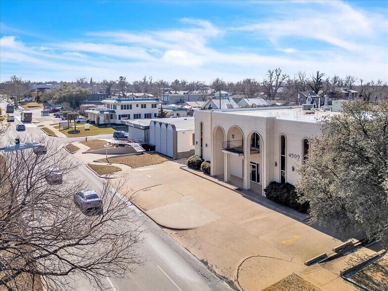 More Photos Of 4509 N Classen Blvd, Oklahoma City Office For Lease