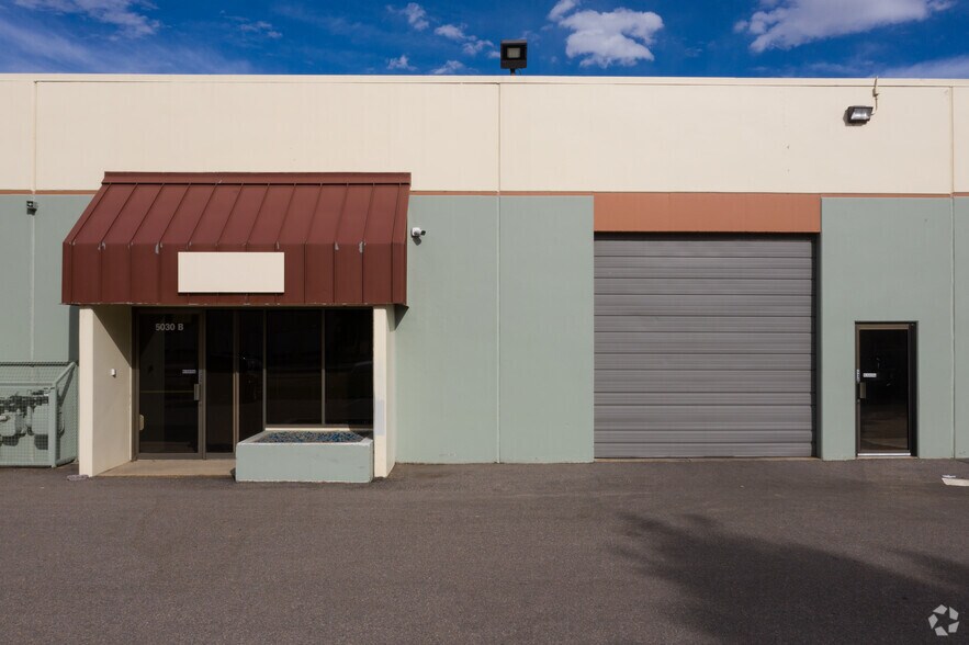 More Photos Of 4920-5060 Nome St, Denver Warehouse For Lease