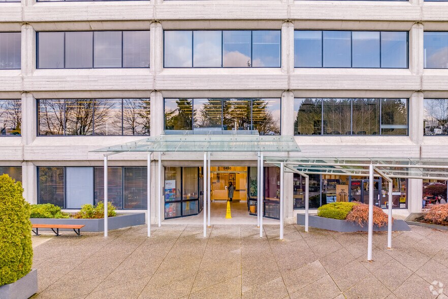 More Photos Of 6450 Roberts St, Burnaby Office For Lease
