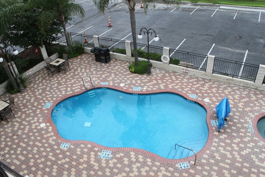 More Photos Of 2965 E Main St, Alice Hotel For Sale