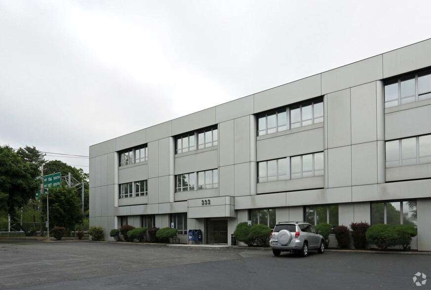 Primary Photo Of 333 Jericho Tpke, Jericho Office For Lease