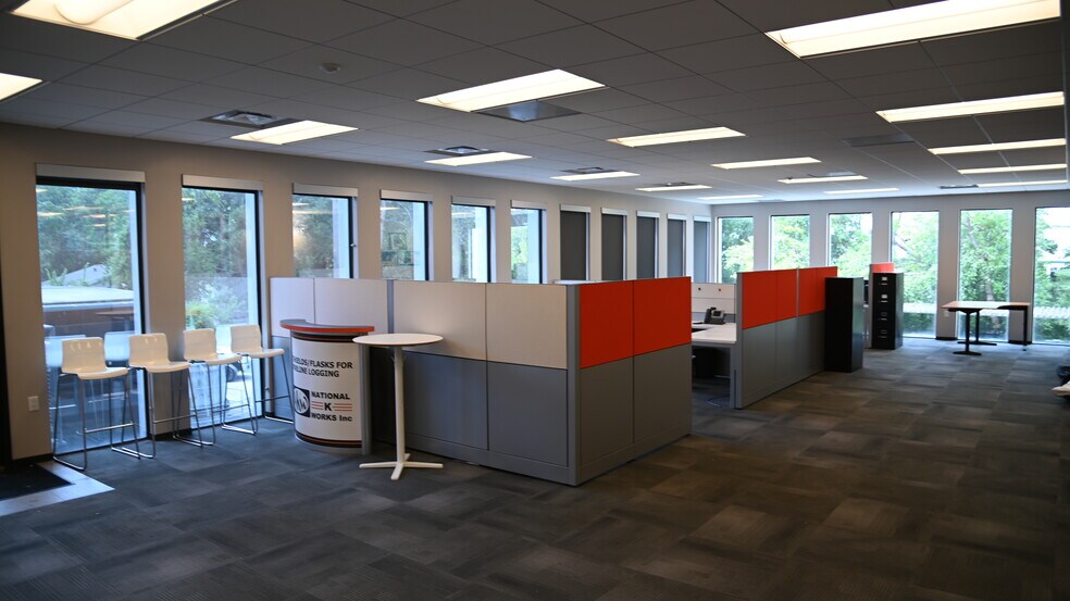 More Photos Of 1717 Brittmoore Rd, Houston Manufacturing For Lease