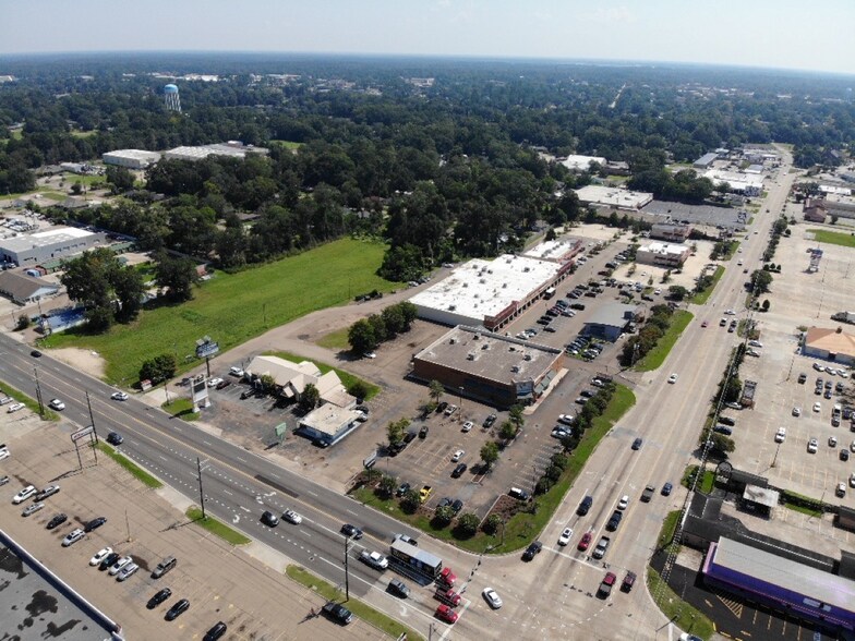 More Photos Of 124 N Morrison Blvd, Hammond Storefront For Lease