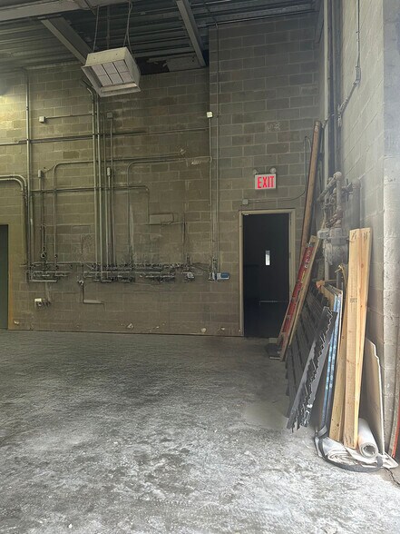 More Photos Of 526 Richmond Ter, Staten Island Industrial For Sale