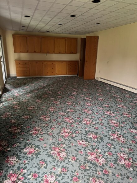 More Photos Of 89 E Genesee St, Auburn Flex For Sale