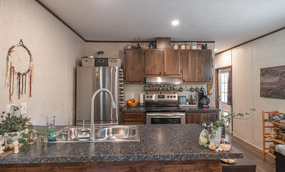 More Photos Of 11726 Highway K, Jadwin Hotel For Sale