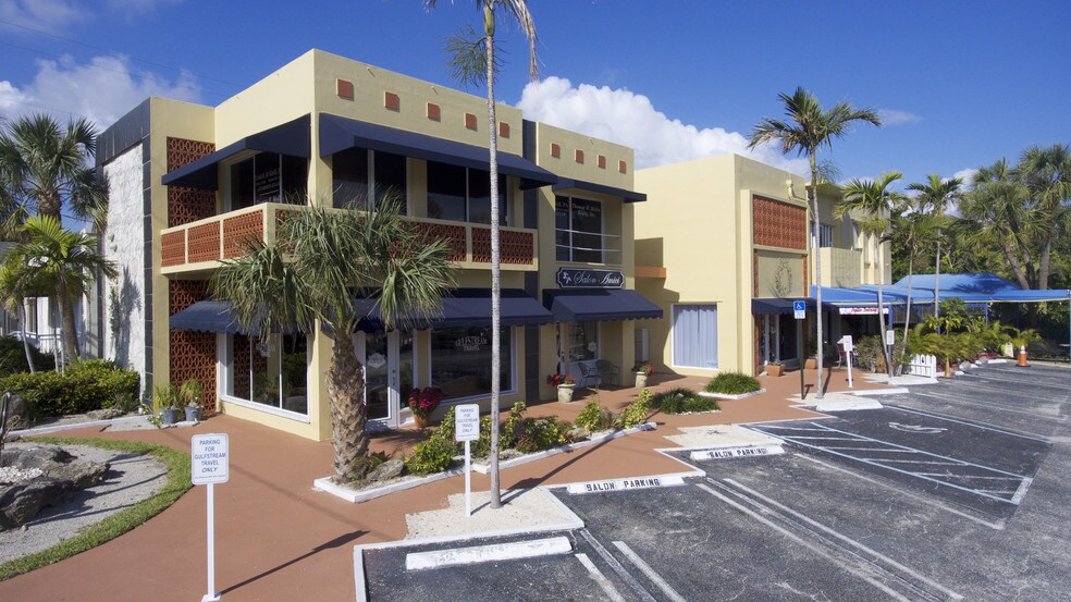 More Photos Of 800 Palm Trl, Delray Beach Office For Sale