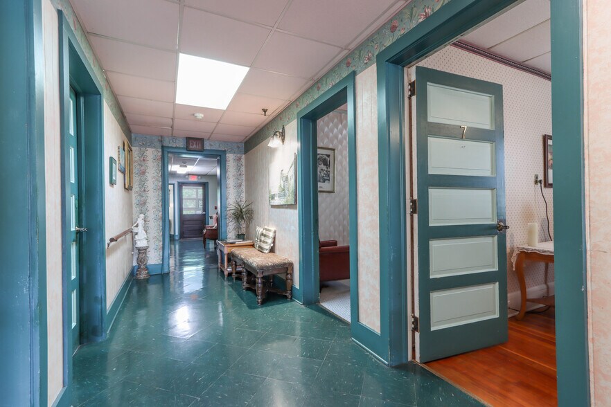 More Photos Of 109 W Lake St, Waupaca Healthcare For Sale
