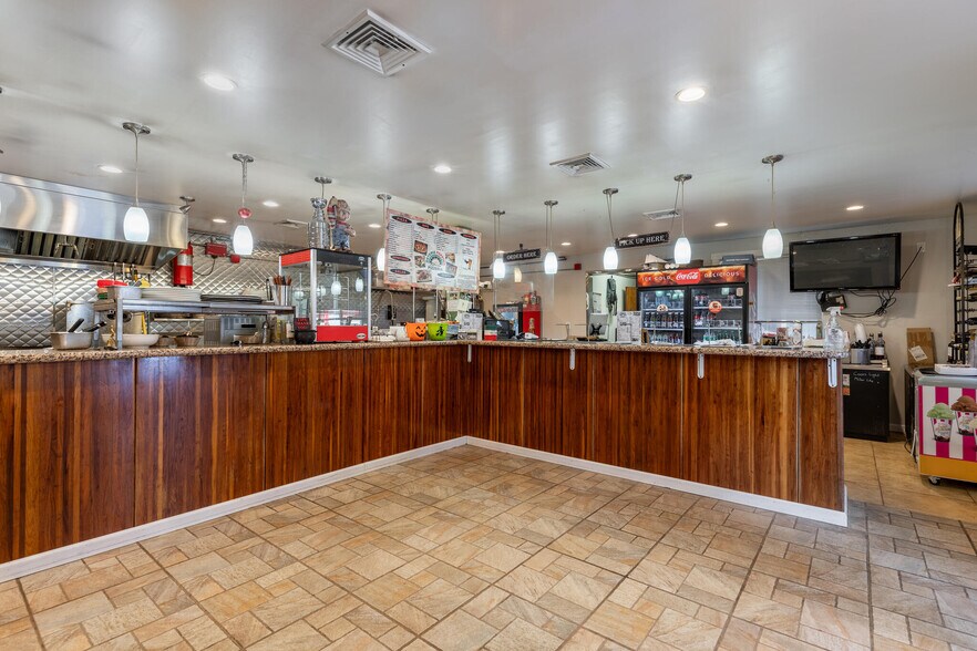 More Photos Of 414 Boston St, Topsfield Office For Sale