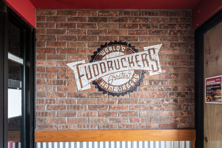 More Photos Of 11950 Kurland Dr, Houston Restaurant For Sale