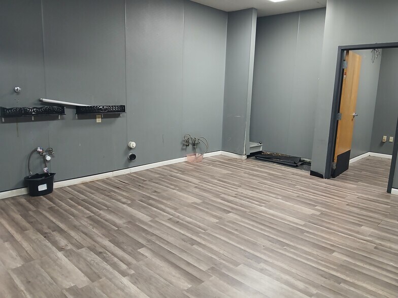 More Photos Of 5635 Main St, Zachary Freestanding For Lease