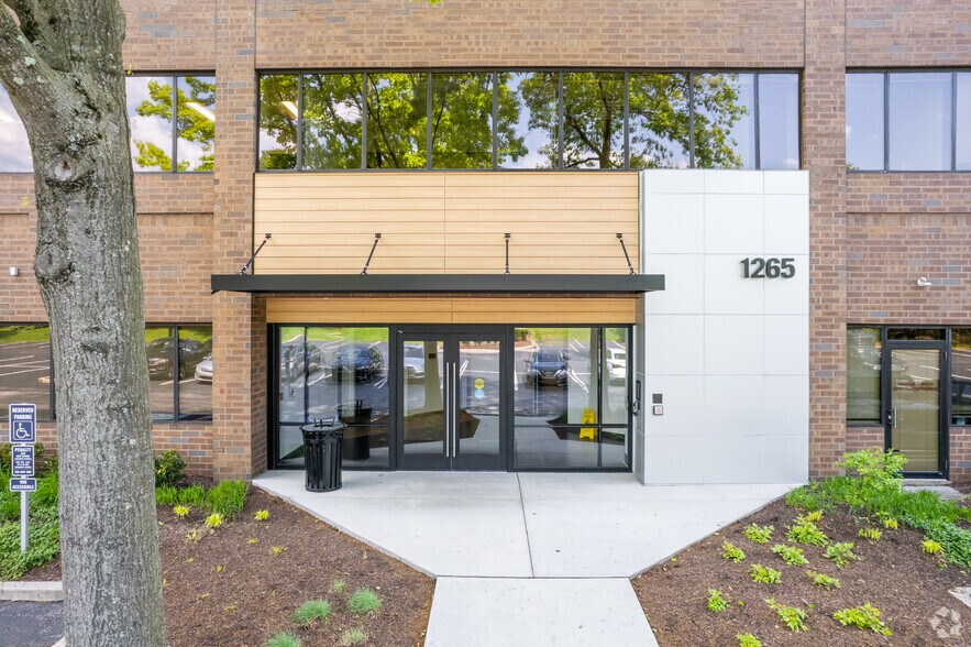 More Photos Of 1255 Drummers Ln, Wayne Unknown For Lease