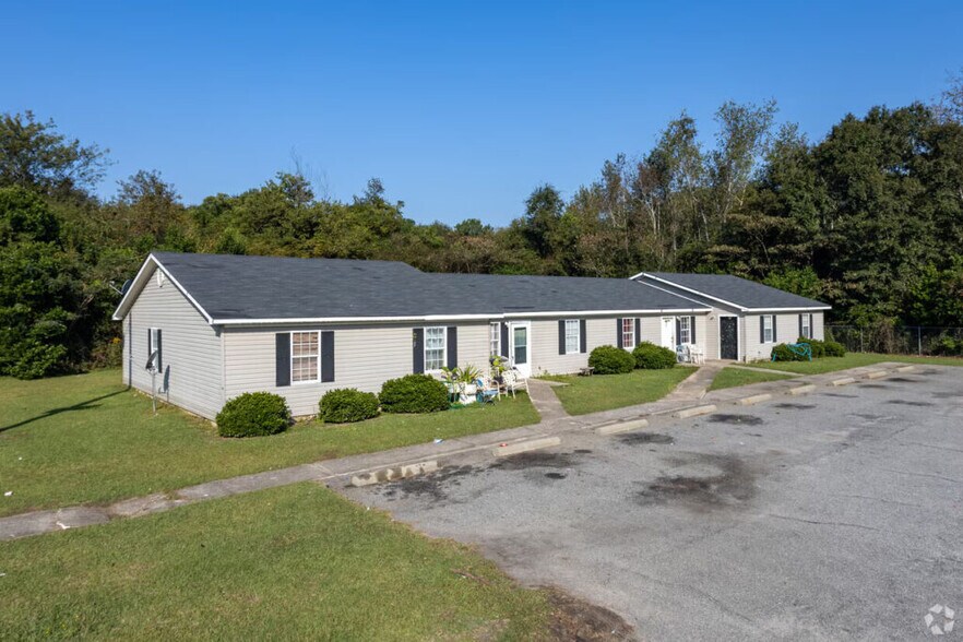 More Photos Of 1008 Blakely Ct, Albany Multifamily For Sale