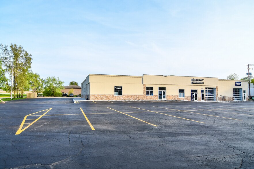 More Photos Of 1109 Honey Ct, De Pere Storefront Retail Office For Lease