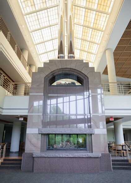 More Photos Of 1 Oak Ridge Dr, Chaska Hotel For Lease