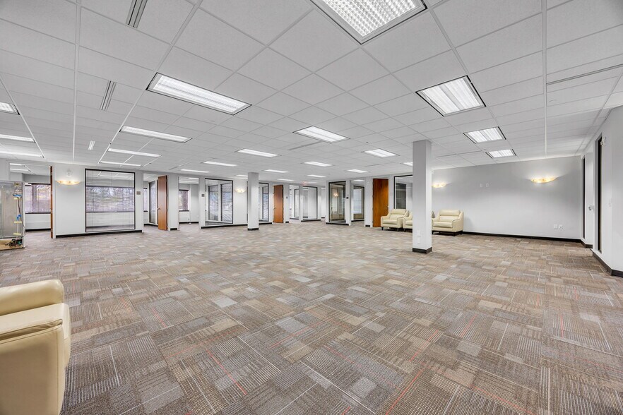 More Photos Of 100 Corporate Dr, Lebanon Office For Lease