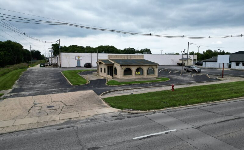 Primary Photo Of 2801 N Main St, Decatur Freestanding For Lease