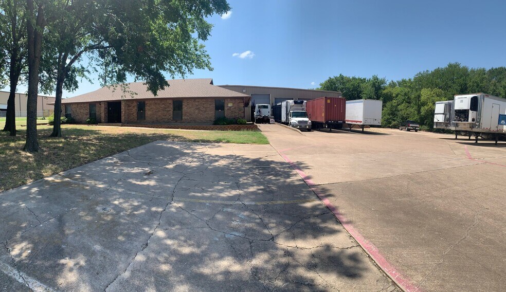 More Photos Of 511 S 5th Ave, Mansfield Distribution For Sale