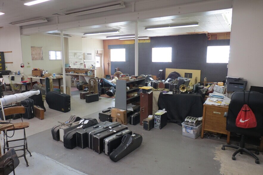 More Photos Of 27 S Charlotte St, Manheim Freestanding For Sale