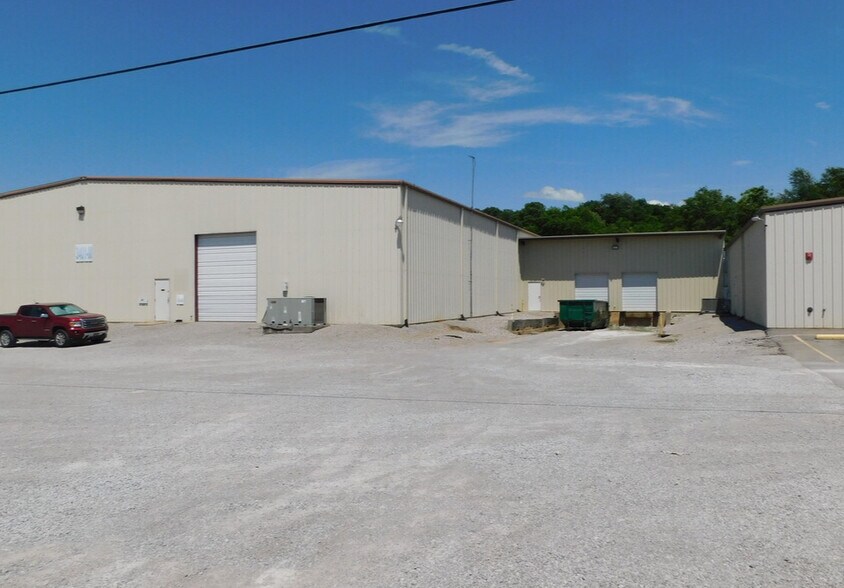 More Photos Of 3401 Highway 20, Decatur Unknown For Lease
