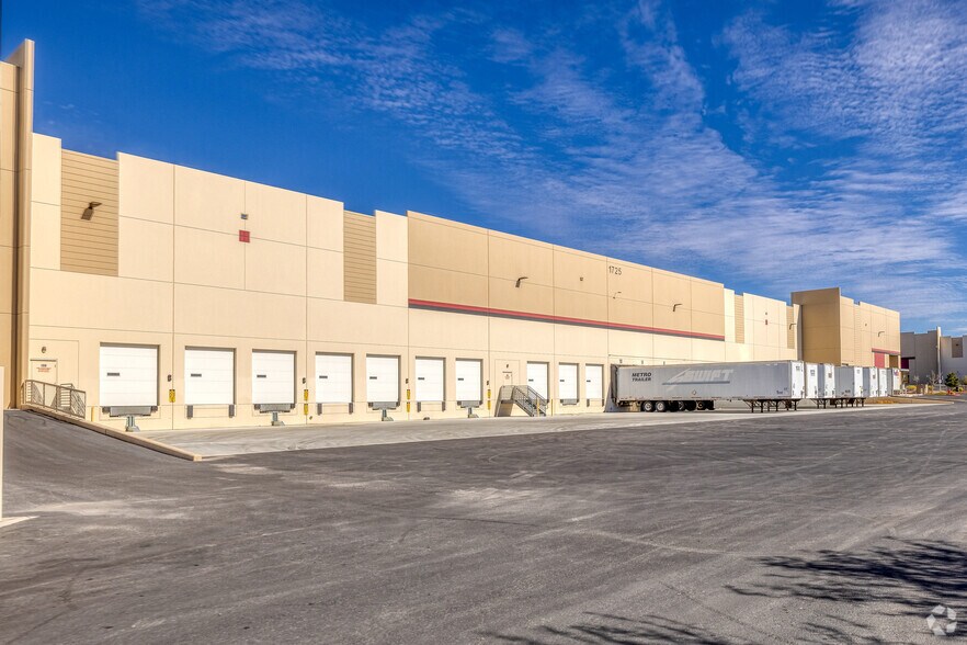 More Photos Of 1725 Chaparral Rd, Henderson Warehouse For Lease