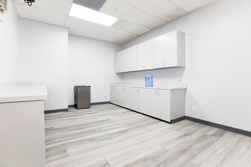 More Photos Of 350 W Arden Ave, Glendale Office For Lease