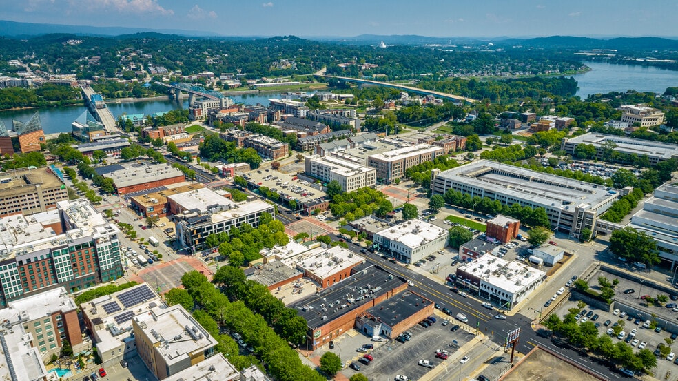 More Photos Of 420 Broad St, Chattanooga Storefront For Lease