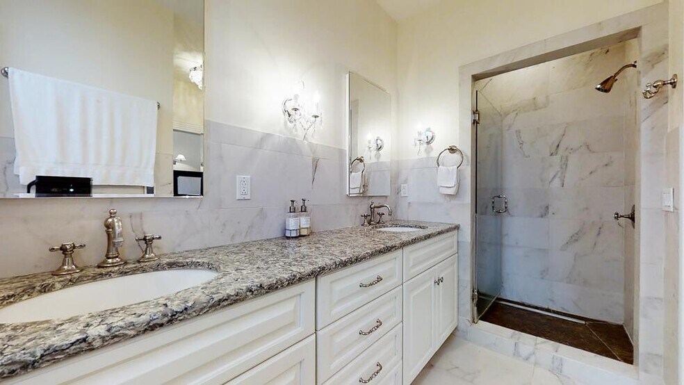 More Photos Of 29 E Market St, Corning Office Residential For Lease