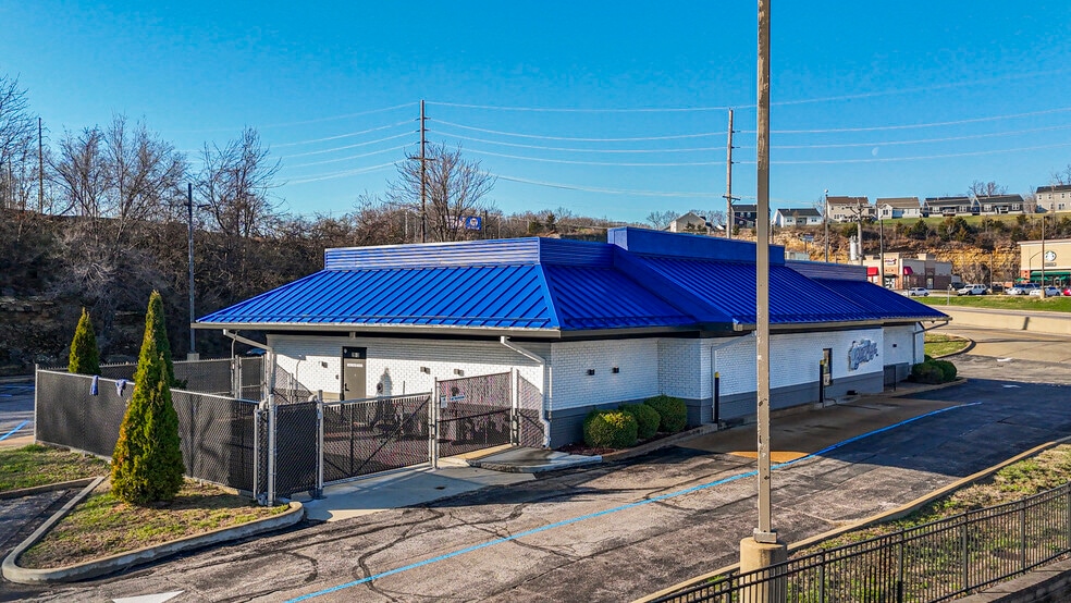 More Photos Of 2093 Smizer Station Rd, Fenton Fast Food For Sale