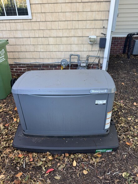 More Photos Of 34 Covil Ave, Wilmington Office For Sale