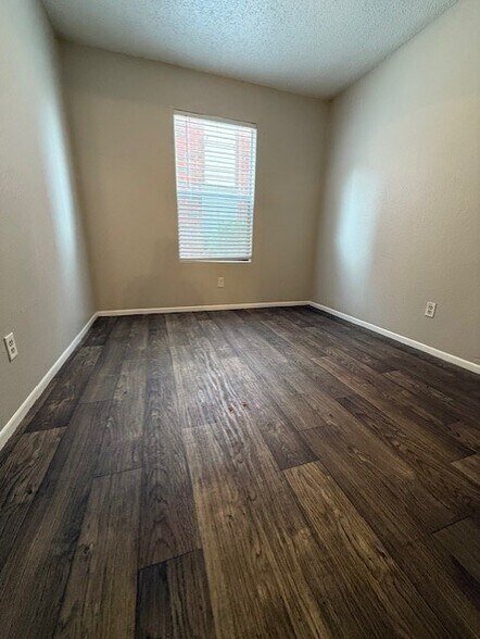 More Photos Of 535 W Hutchins Pl, San Antonio Apartments For Sale