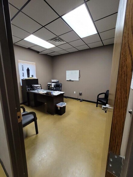 More Photos Of 6308 S County Road 1270, Midland Warehouse For Lease