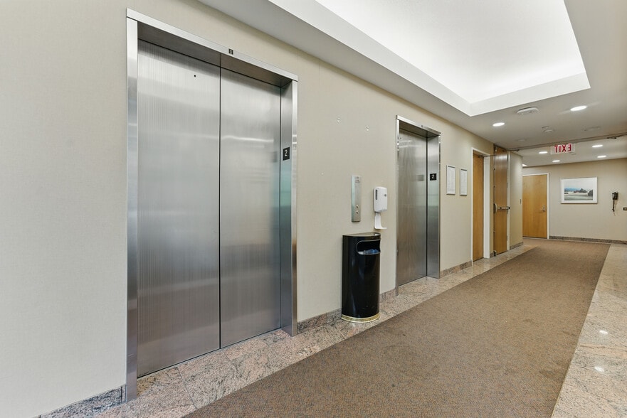 More Photos Of 299 Carew St, Springfield Medical For Sale