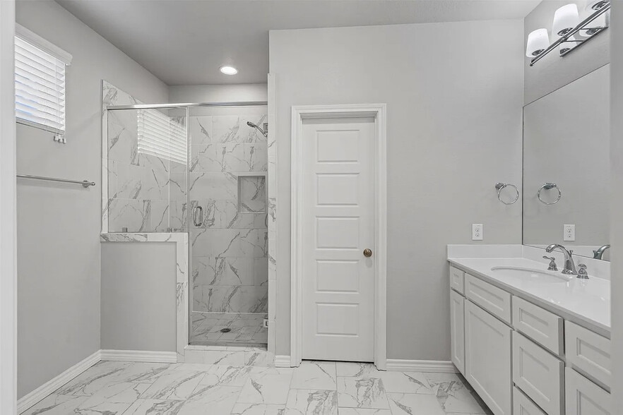 More Photos Of 2611 McCart Ave, Fort Worth Apartments For Sale