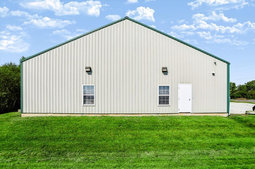 More Photos Of 291 E Two Cent Rd, Bargersville Warehouse For Sale