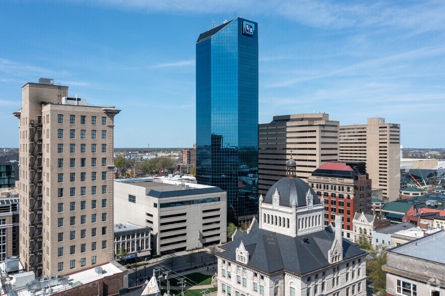 More Photos Of 250 W Main St, Lexington Office For Lease